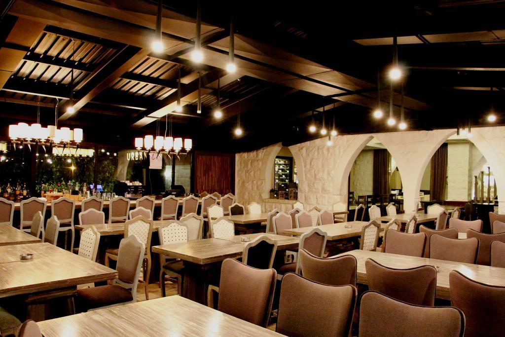 Mzaar Kfardebian Urban Faqra Hotel מראה חיצוני תמונה