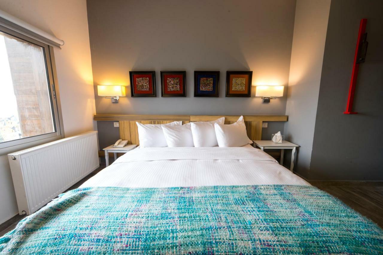 Mzaar Kfardebian Urban Faqra Hotel מראה חיצוני תמונה