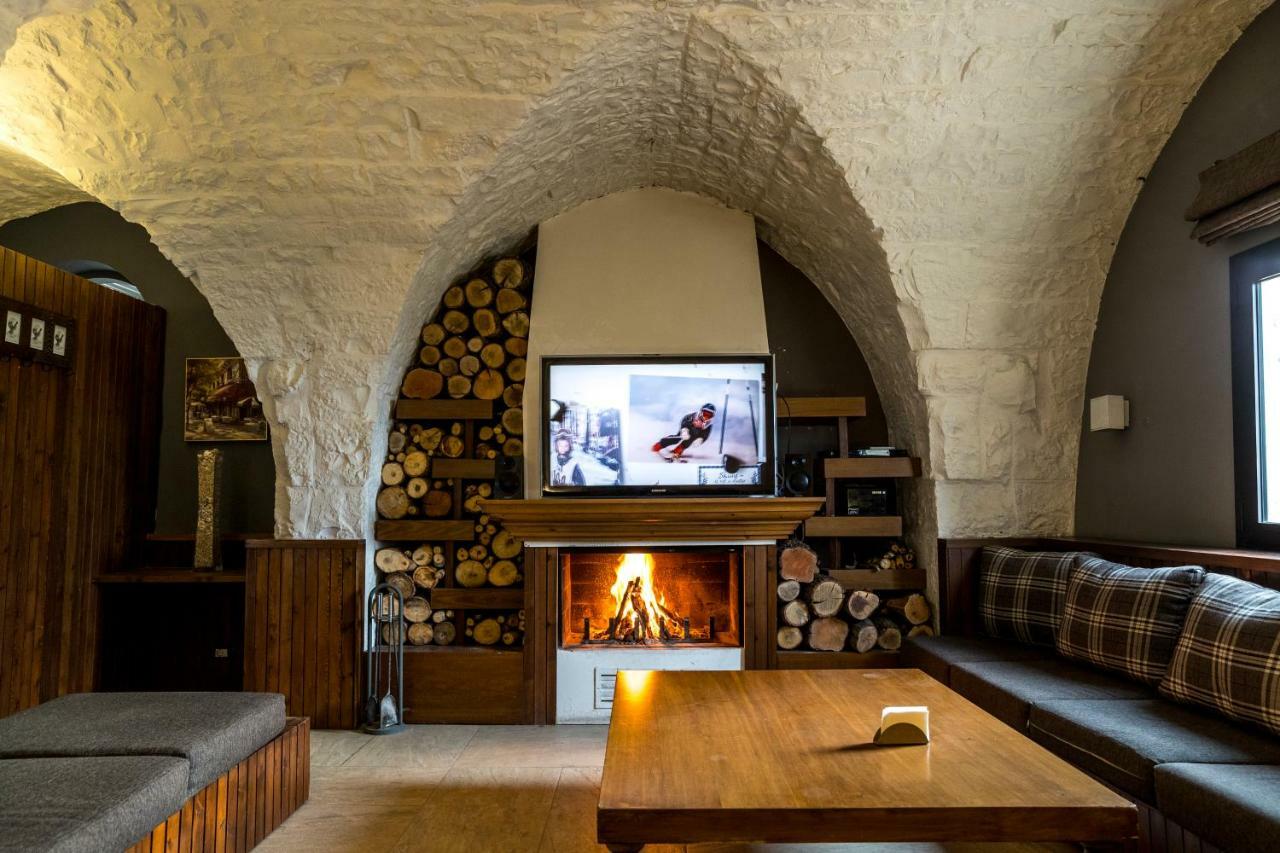 Mzaar Kfardebian Urban Faqra Hotel מראה חיצוני תמונה